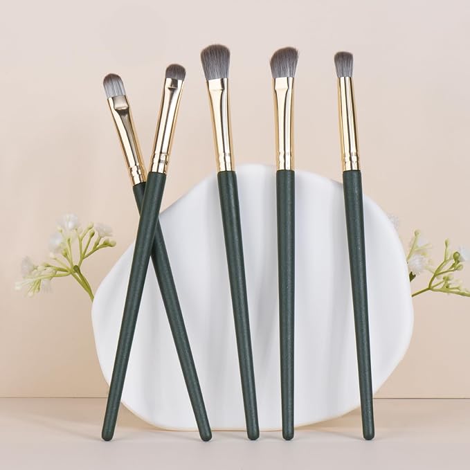 Eyeshadow Makeup Brushes Set with Case 5 PCS Soft Synthetic Hairs Eye Makeup Brushes for Blending Eyebrow Eyeliner Eyeshadow (Green)