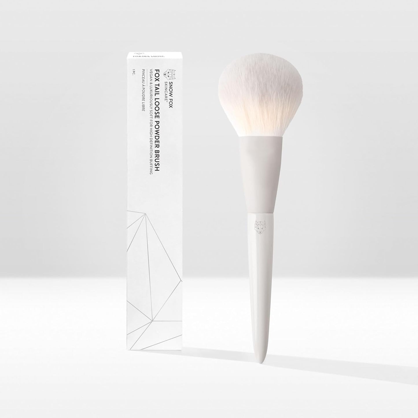Snow Fox Skincare Fox Tail Loose Powder Brush for Fast Powder Application