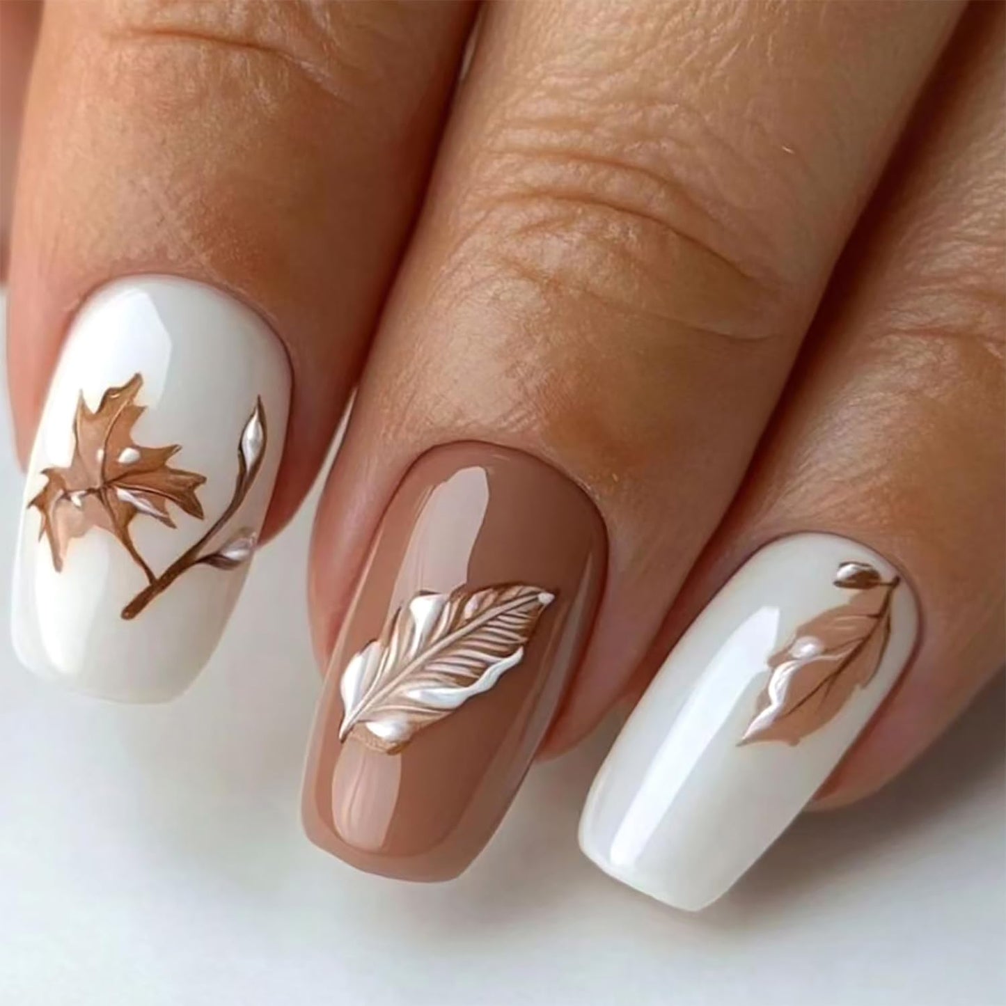 Fall Maple Leaf Press on Nails Medium Square Thanksgiving Fake Nails Glossy Maple Leaves Acrylic Glue on Nail Autumn Artificial Stick on Nail for Women
